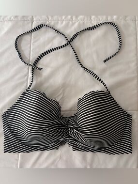 Victoria’s Secret swim top 36D